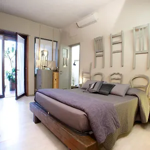2* Bed & Breakfast Bed+art